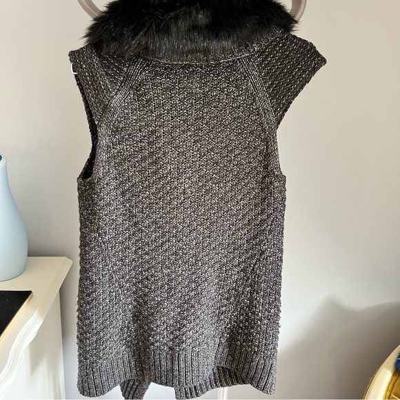 AX Armani Exchange knit sweater vest with removable faux fur collar - size small - Picture 10 of 11